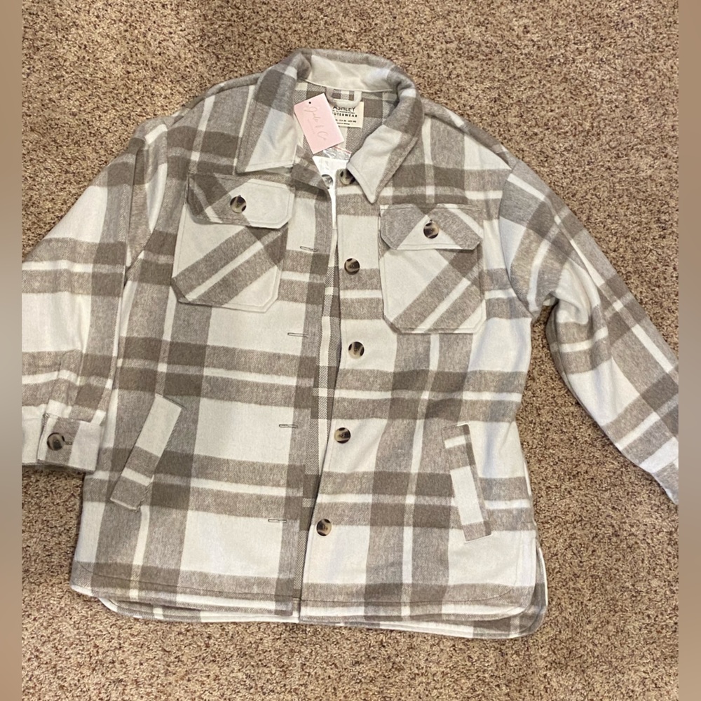 New with tags Adorable Shacket!!